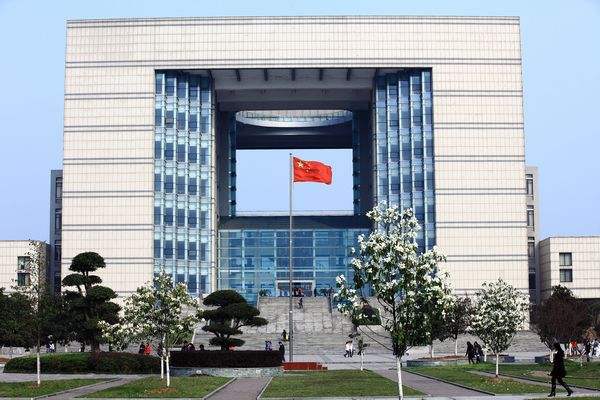 《图书馆》作者：赵成清