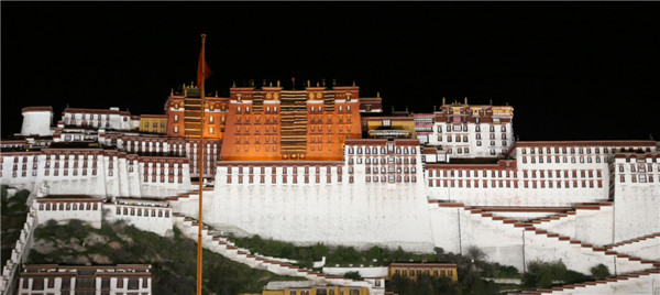 布达拉宫的夜晚