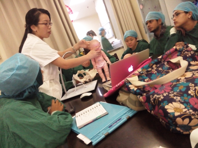  我院开展全英教学查房